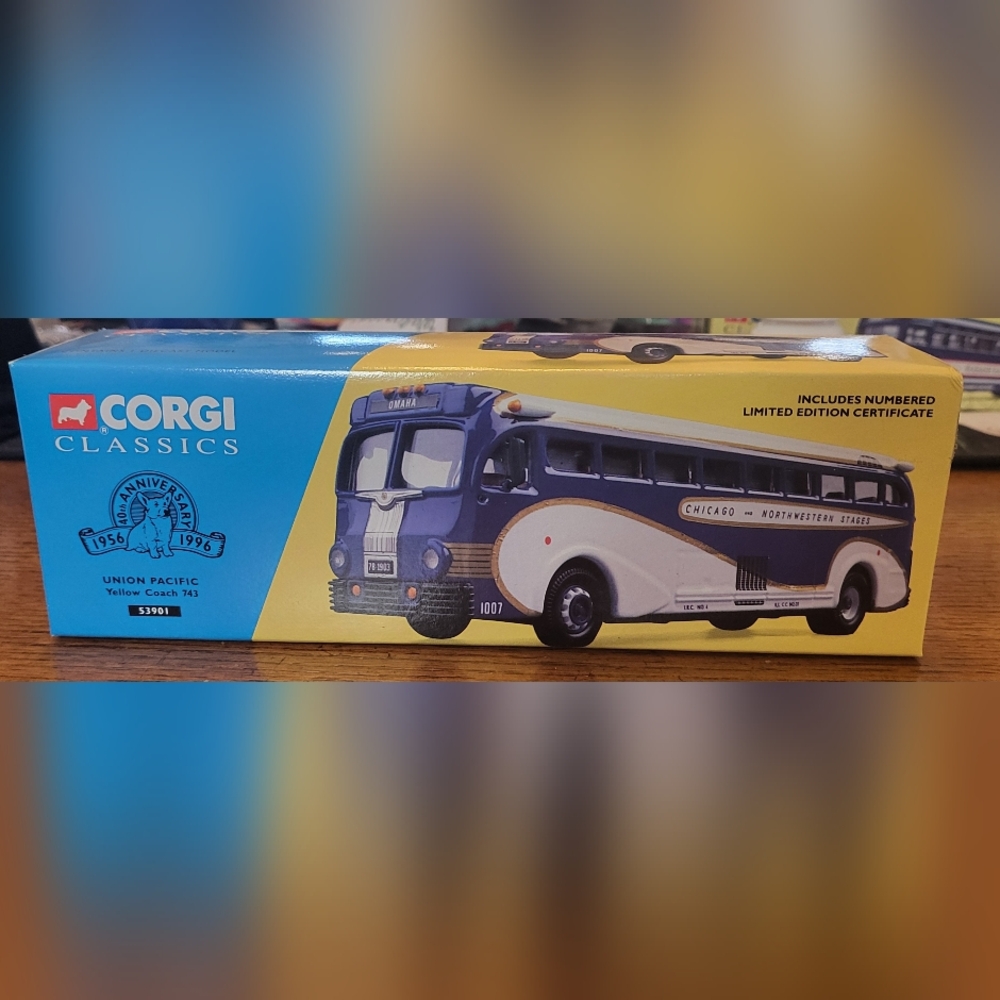 Corgi Classics Union Pacific Yelliw Coach 743